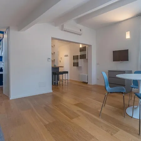 Heart Of Bologna: Center Living