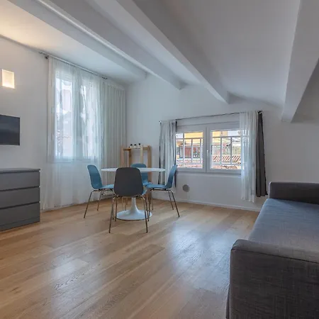 Heart Of Bologna: Center Living *