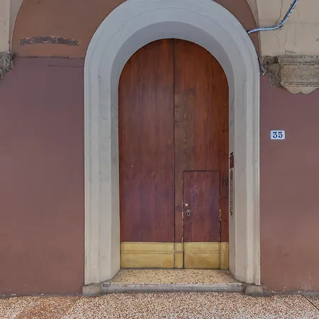 Heart Of Bologna: Center Living *